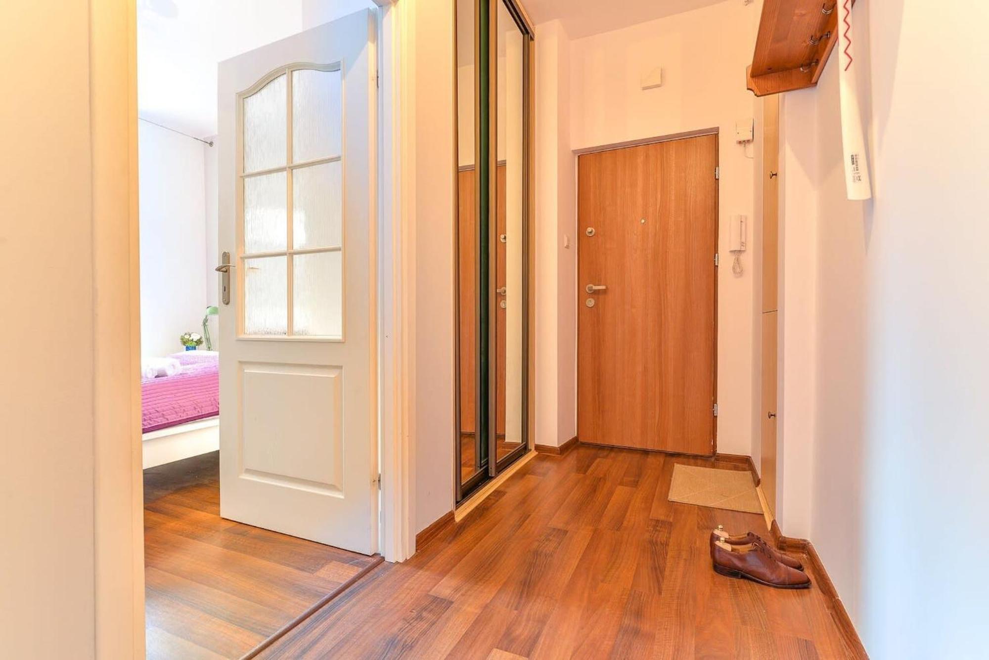 Cozy Apartment With Balcony - Palace Of Culture By Rent Like Home ワルシャワ エクステリア 写真